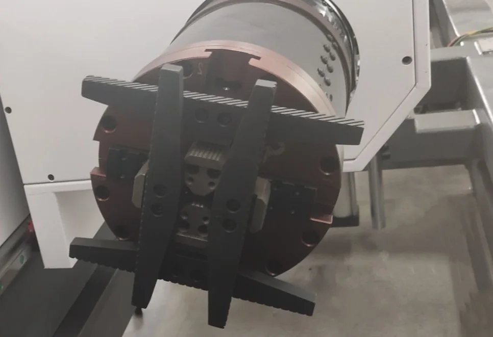 Metal Laser  Cutting Machine Ipg Fiber Laser Pipe Cutting Machine 1500w 3kw 2kw Tube Laser Metal Ms Ss Cs