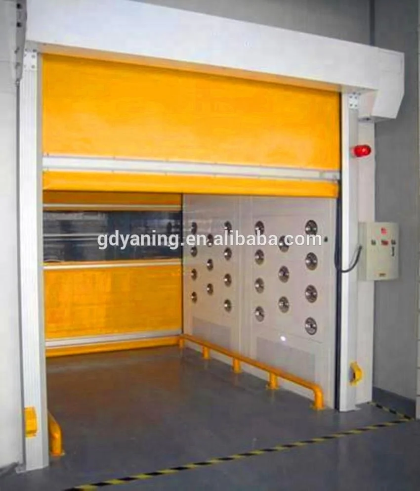 Cargo air shower with PVC fast shutter door
