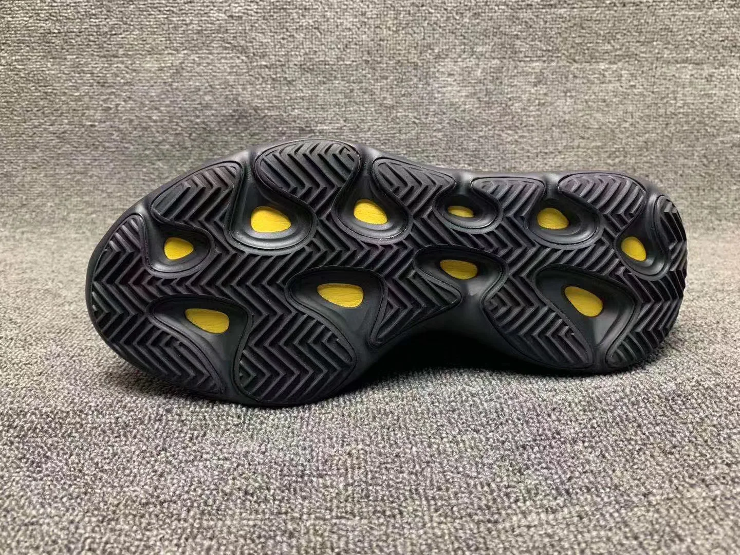 
With Boxes High Quality Black Yezzy Alvah 700 V3 Style Fluorescence Casual Shoes Big Size US4-13 Yeezis V2 Sneaker For Men Women 