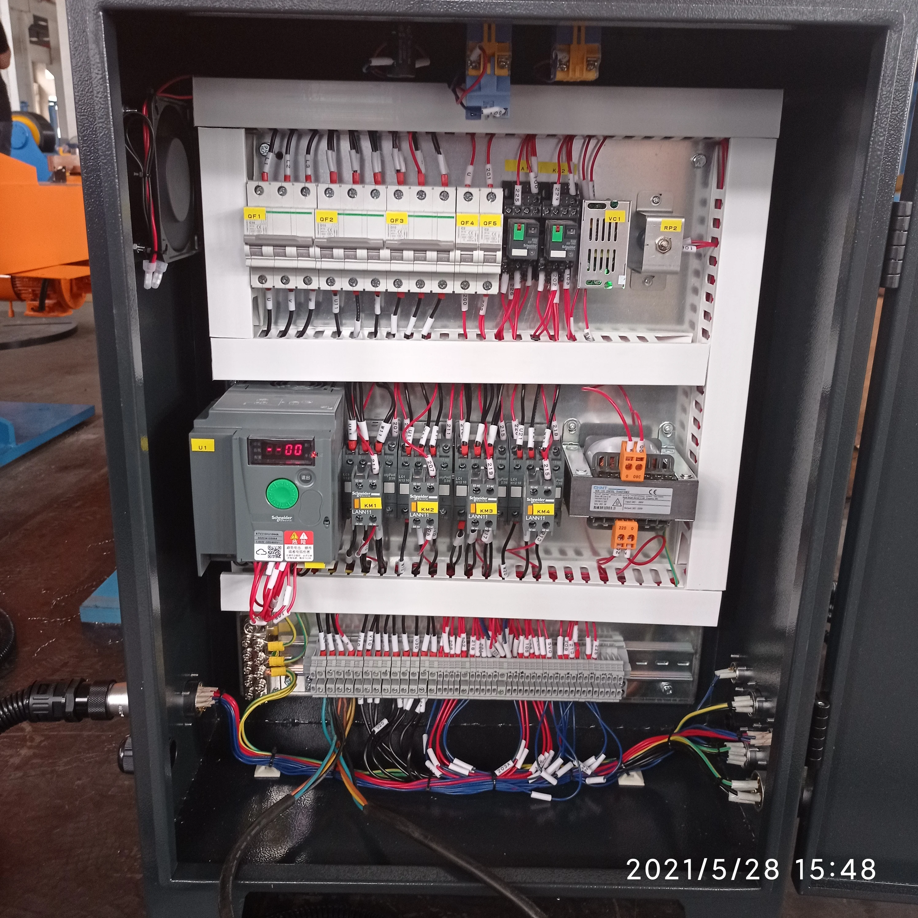 Two Columns Elevating Capacity 8 Ton Welding Positioners Export to Netherlands