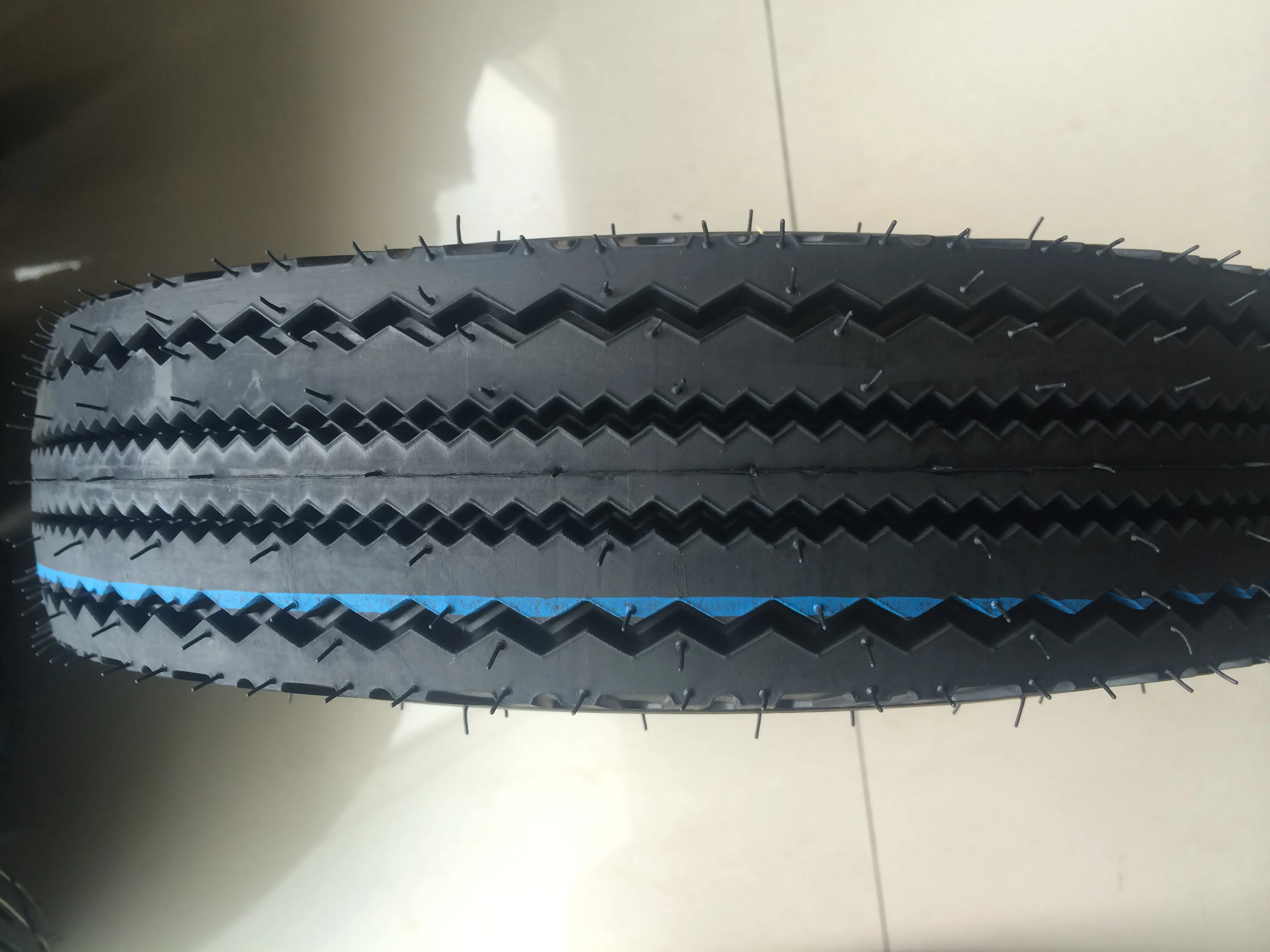 Шина для мотоцикла марки SUPERWAY SPORTRAK 4 00-8 шина трехколесного велосипеда bajaj внутренняя трубка
