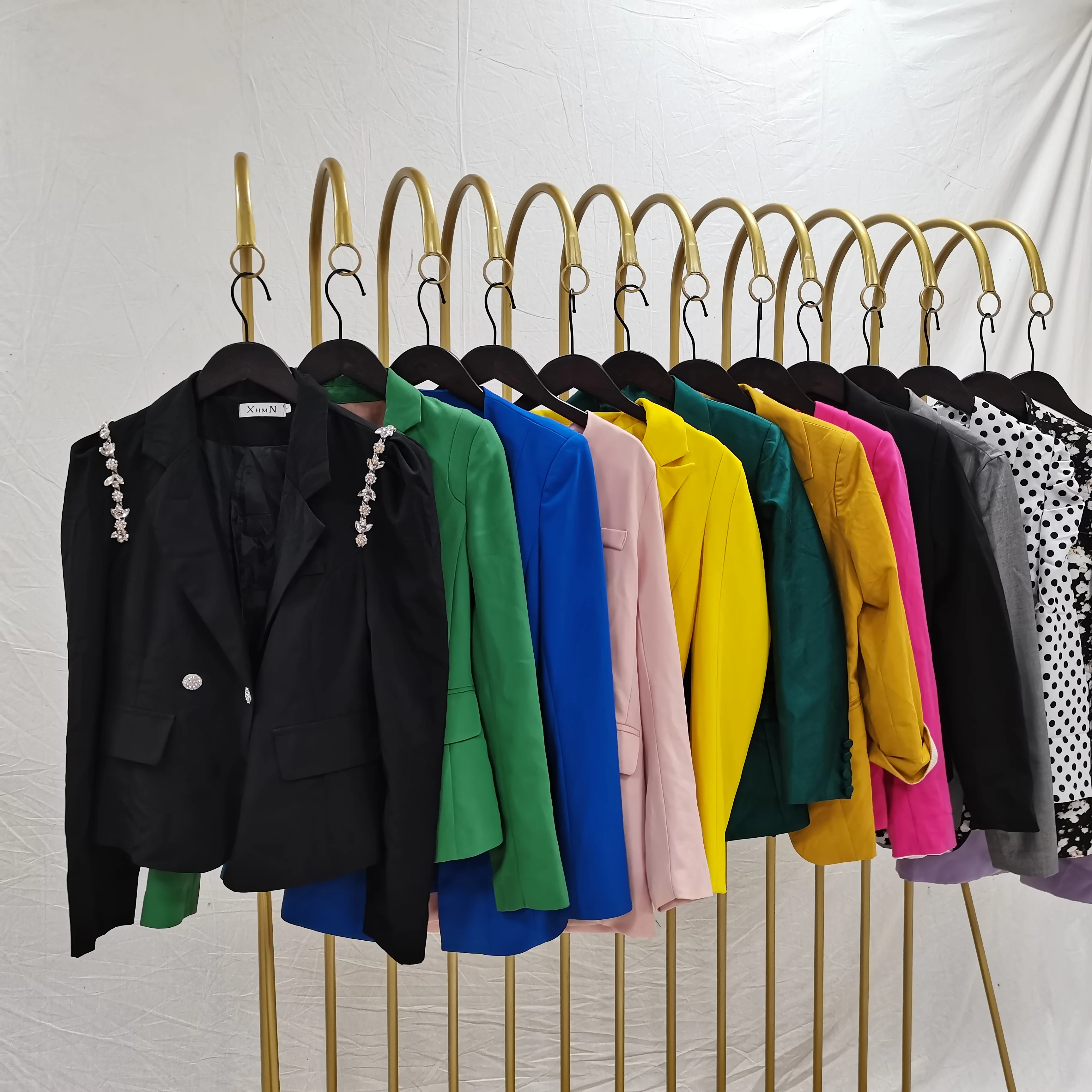 Женские тонкие костюмы пальто б/у одежда модная куртка оптовая продажа поставщик одежды куртки