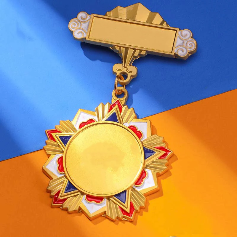 Брошь на