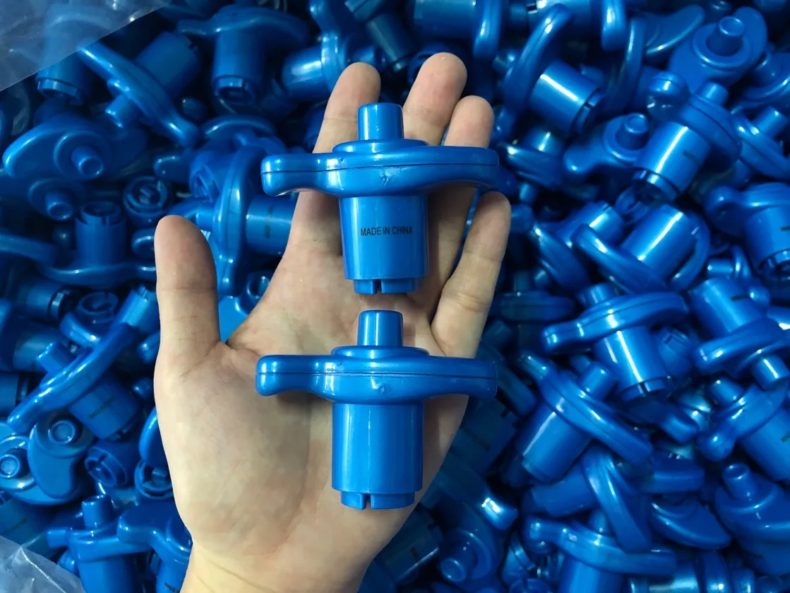 Good Sell Light Up Dreidel Toys fill OEM Candy Jelly Bean and Chocolate for Candy Manufacturers Wholesale