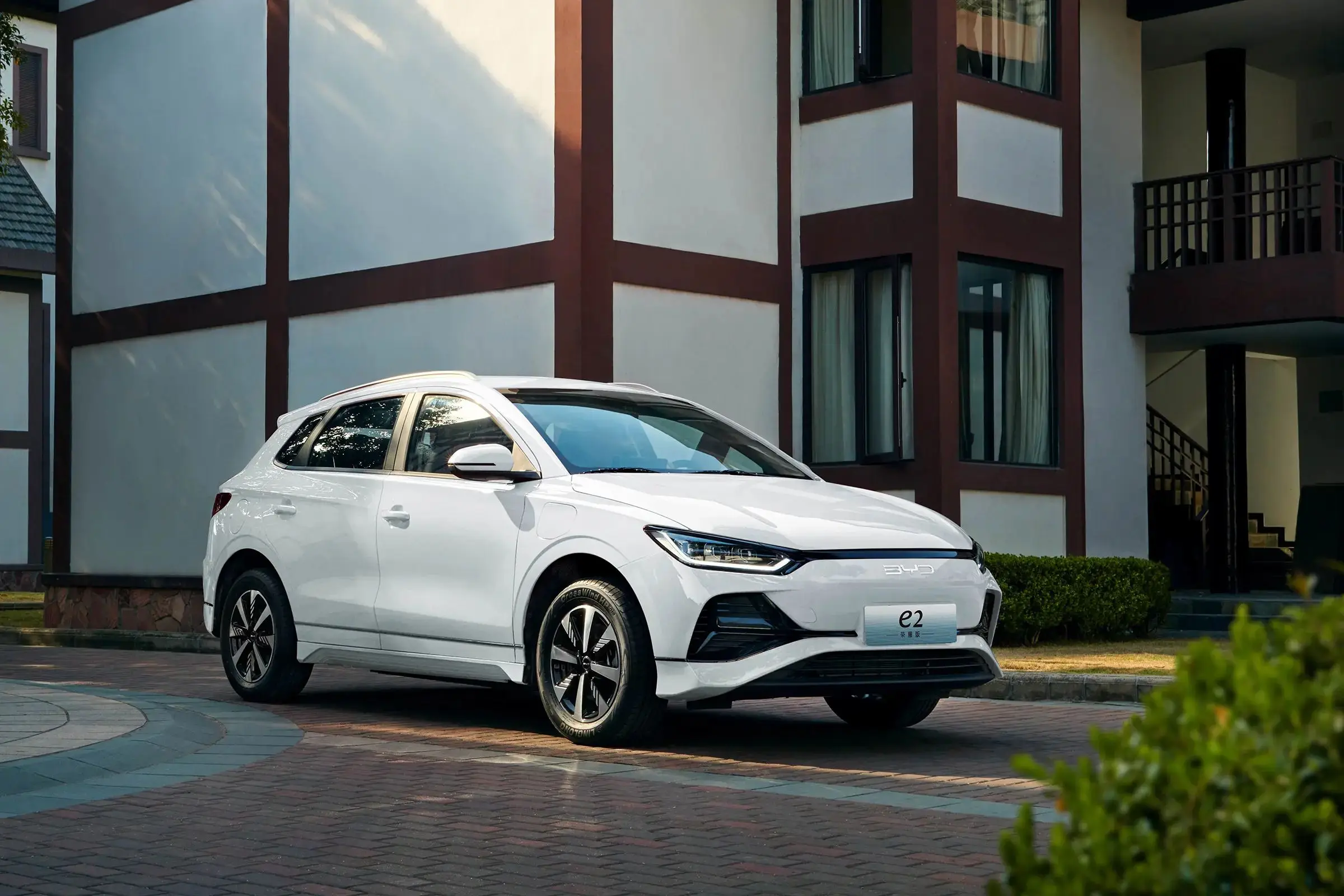 2024 Luxury Restyled EV Mini Electric Car BYD E2 405km Range Lithium Battery High Speed New Energy Vehicle Left Steering