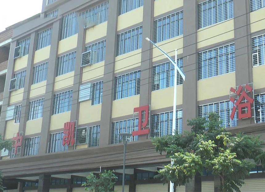 China Factory Supply Taps And Faucets Single Handle Water Tap Zinc Body Cold Water Manufactures