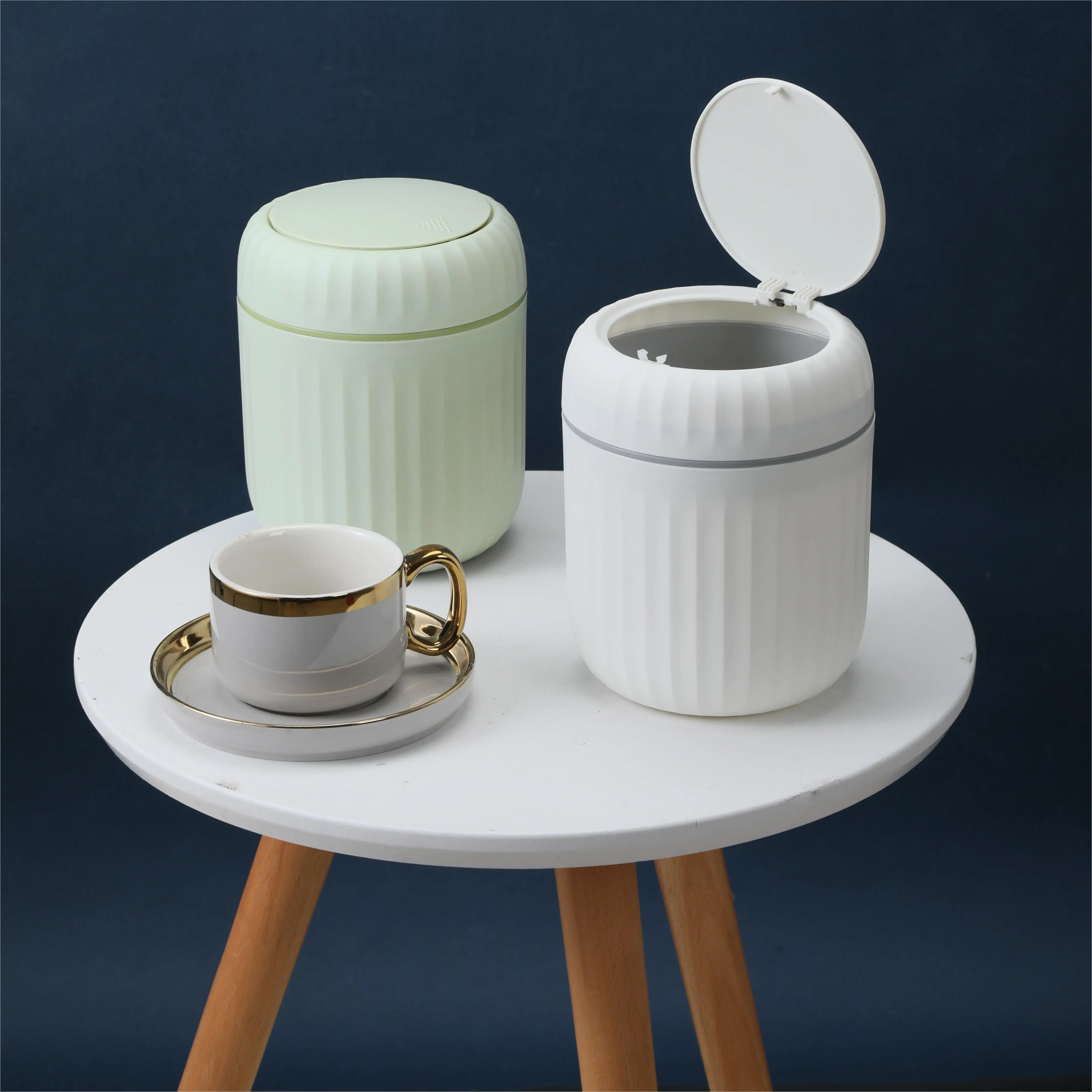 Newly Arrived Home Use Dustbin Garbage For Living Room Desktop Mini Trash Can Table Wastebin