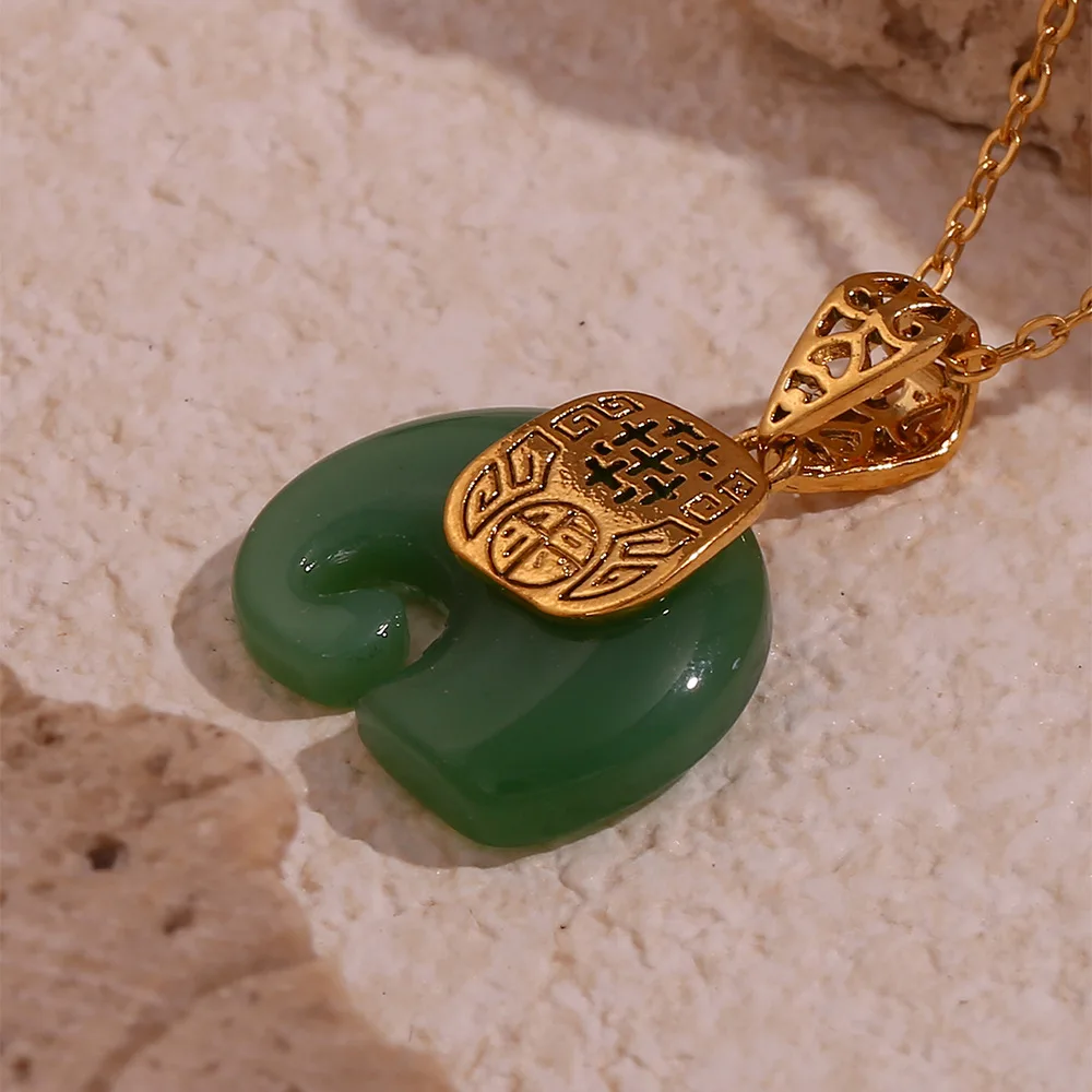 18K Gold Plated Green Hetian Jade Elephant Pendant Necklace for Women Fashion New Stainless Steel Necklace for Weddings Gifts