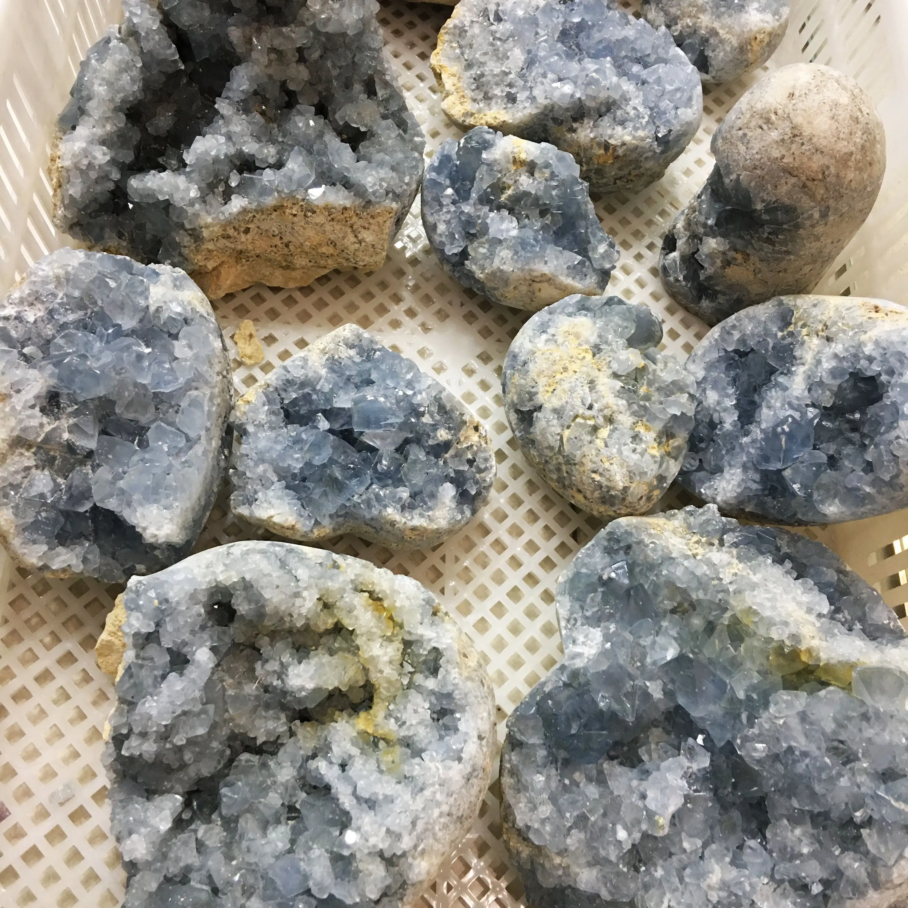 Wholesale Natural Raw Crystal Cluster Blue Celestite Crystal Geode Rough Quartz Geodes