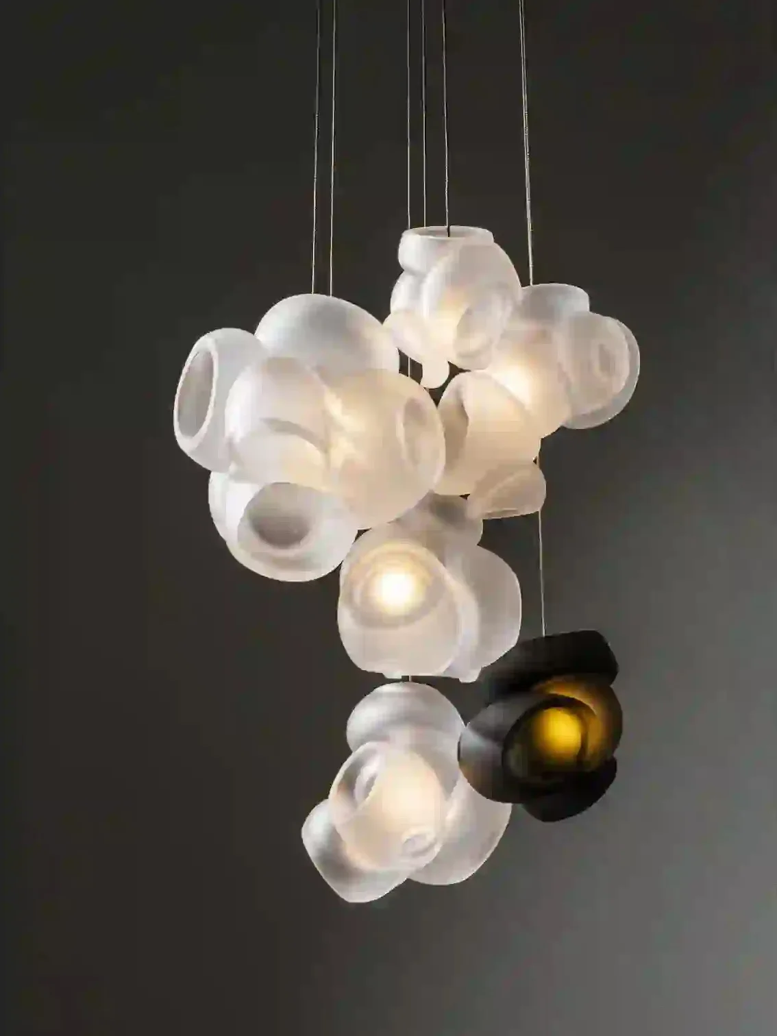 New Designer postmodern rose chandelier black and white combination art chandelier hotel lobby ballroom engineering light