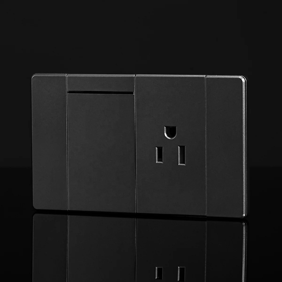 New Design 1 Gang Switch with 3 Pole Socket 6.5mm Ultra Thickness Flame Retardant Black Panel Material Wall Socket
