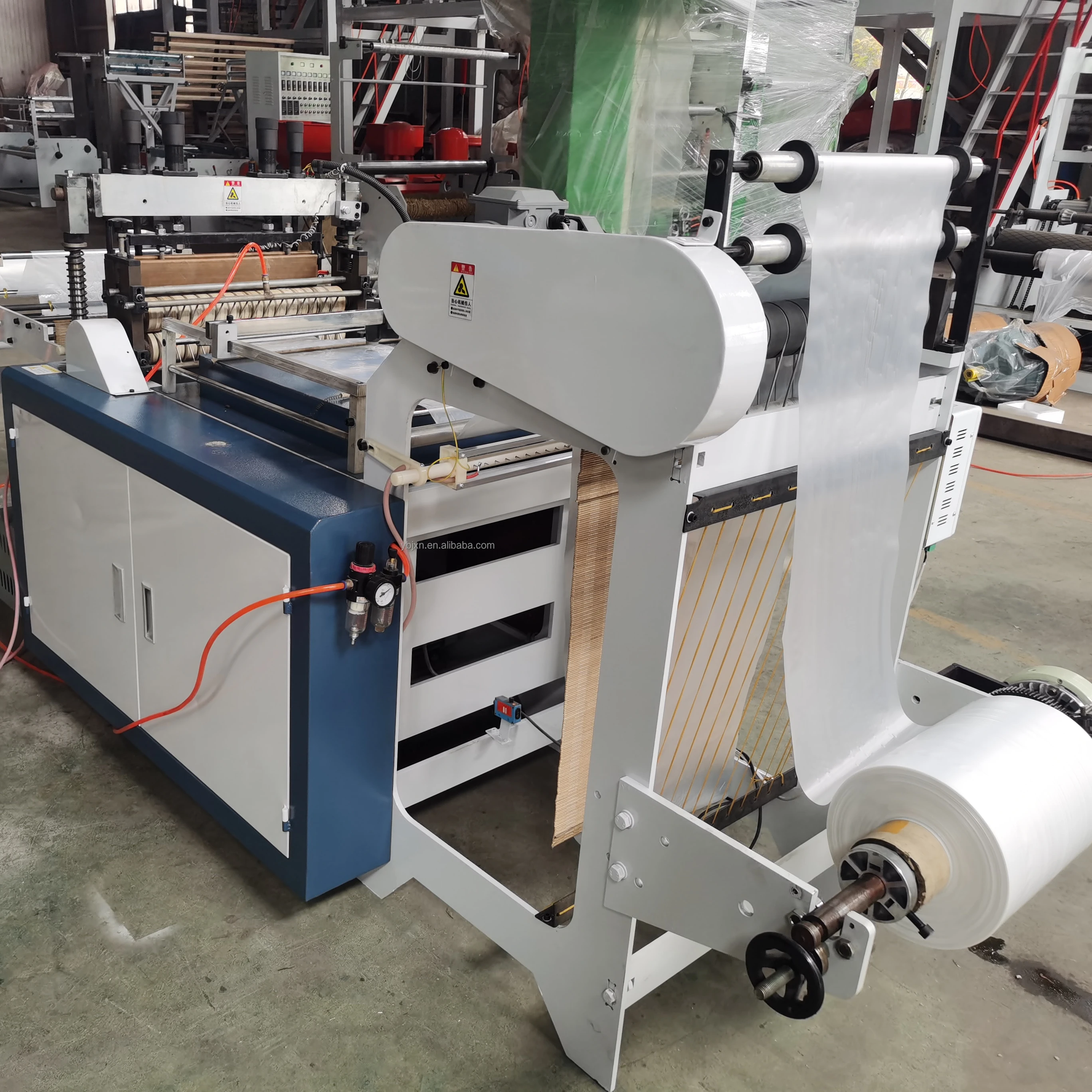 Full Automatic Disposable Garbage Trash Rubbish Plastic Bags on Roll Making Machine PE Rolling Bag Making Machine Price