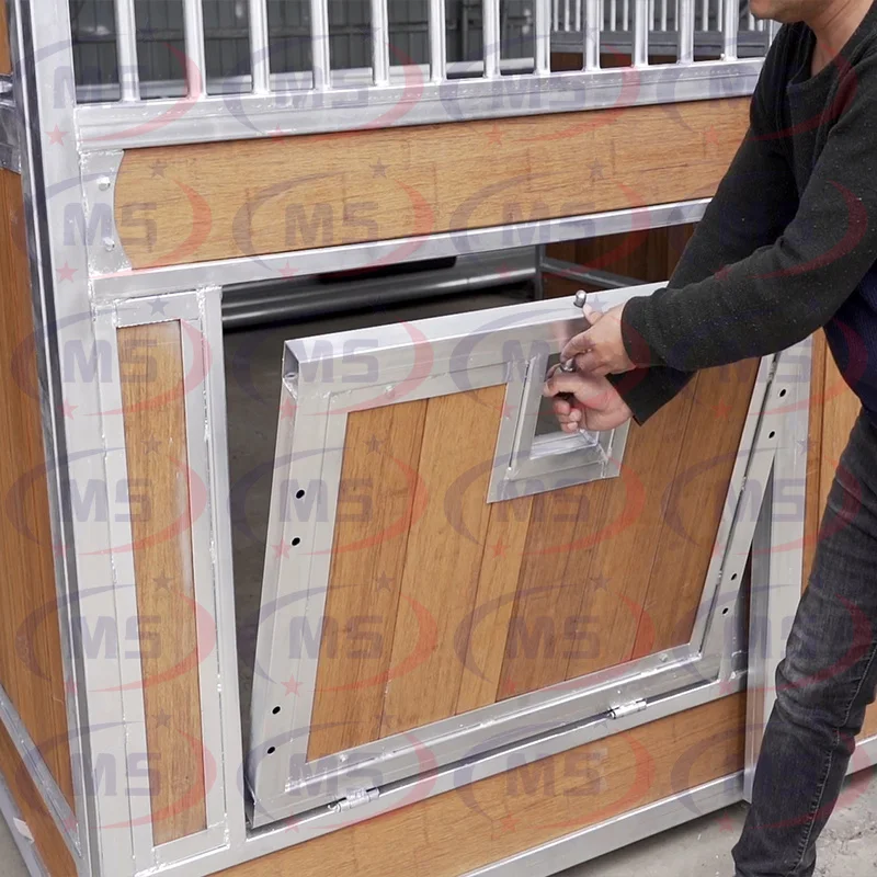 Customized Barns European Style Horse Stall Fronts Sliding Door Bamboo Filler With Roof Horse Stables Rotating Feeder For Sale