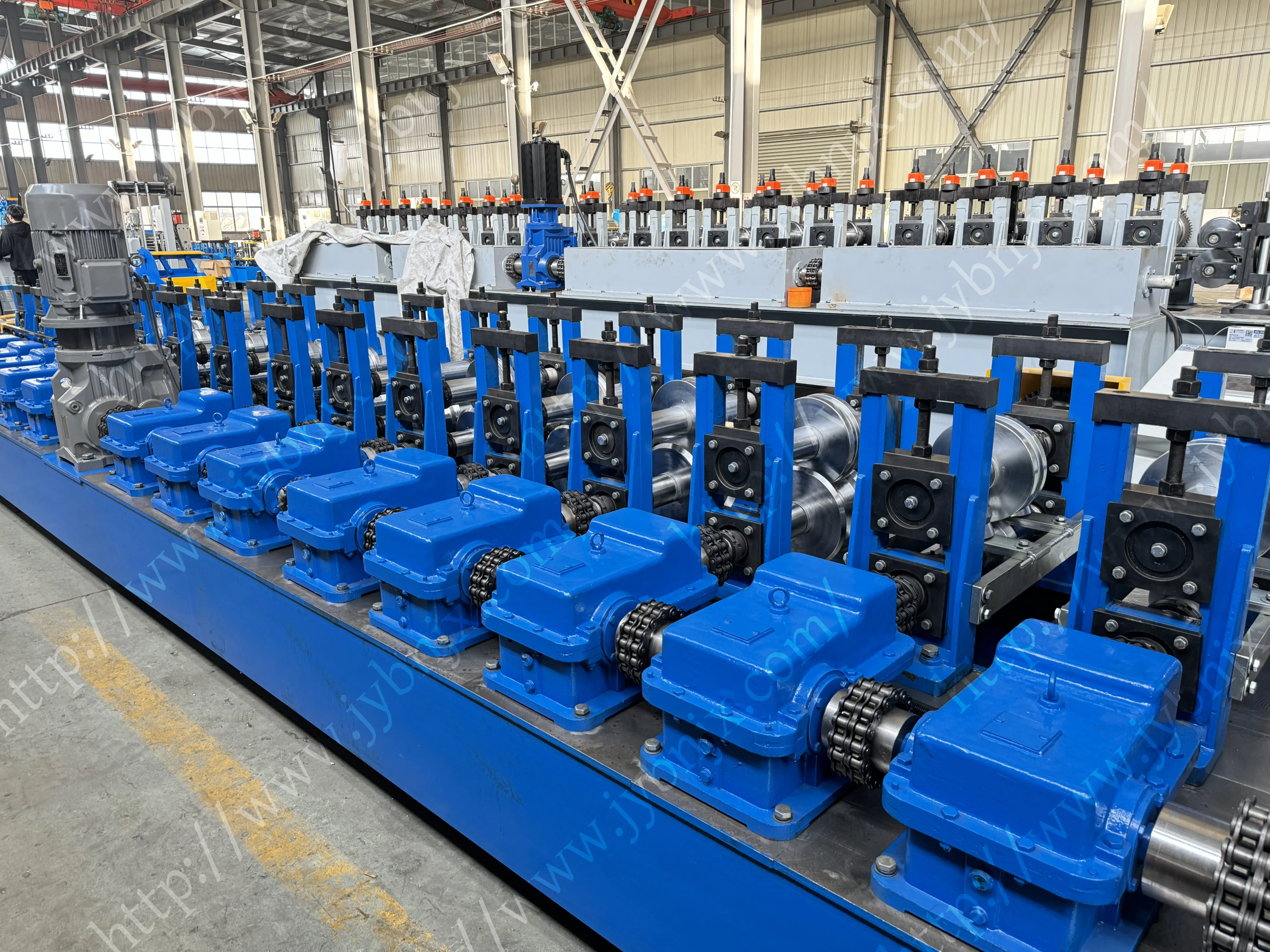 Supermarket Shelving Upright Post Forming Machine With Hole Punching