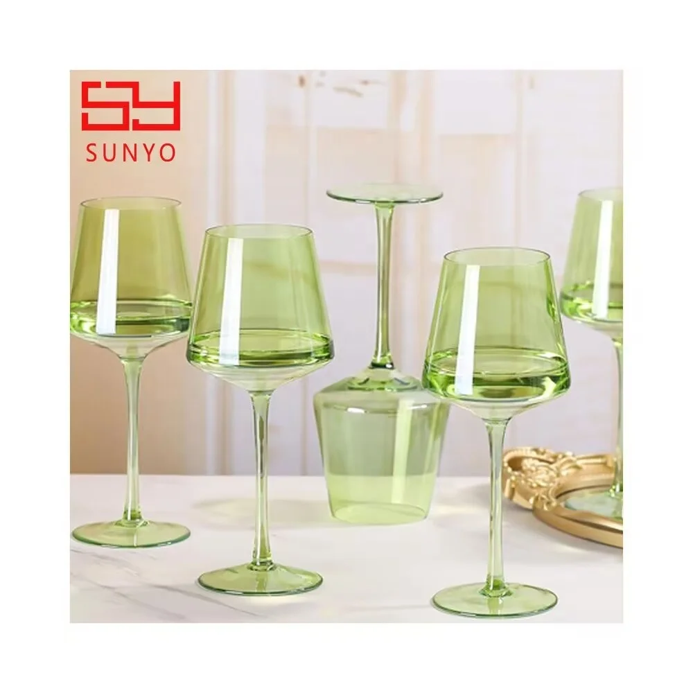 Sunyo Wholesale Creative Elegant Wedding Stemware Green Wine Glasses Coloured Wine Glass