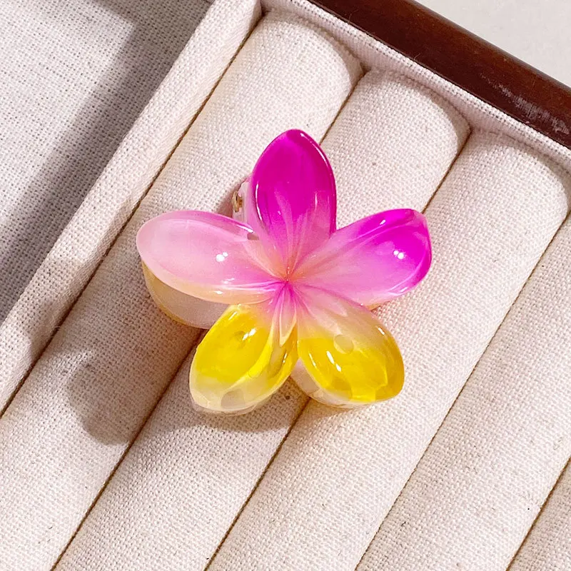 GEERDEN New Fashion Design Summer Frangipani Hair Grip 4cm Girls Mini Flower Hair Clips Beach Holiday Resin Mini Flower Claw