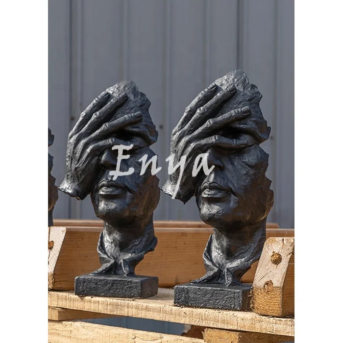 Modern Art European Silence is a Gold Ornaments Nordic Home Garden Cast Iron Ornaments Creative Abstract Face Sculpture Statue