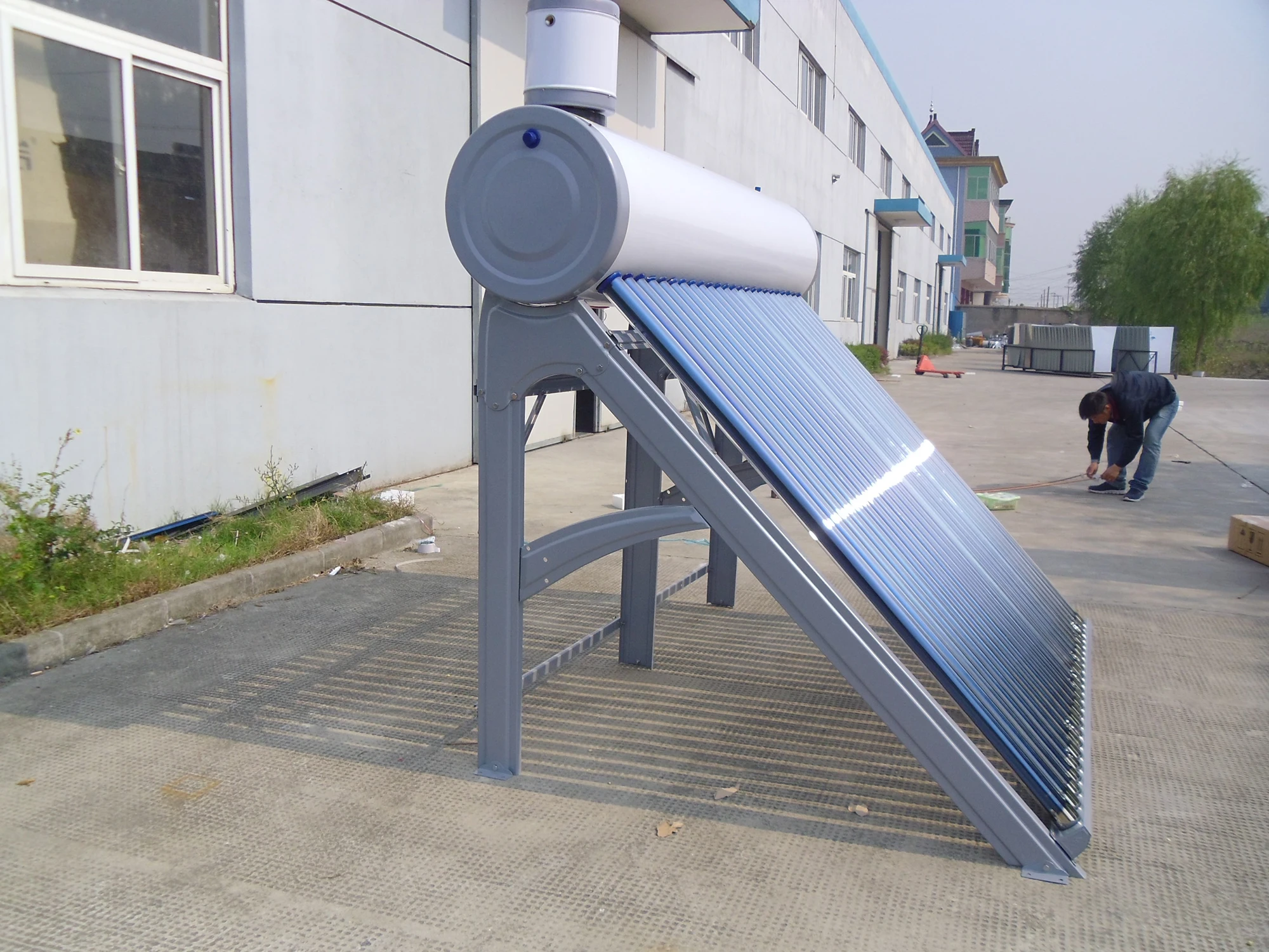 BTE Non Pressurirzed Evacuated Tubes Solar Water Heater for Home and Project