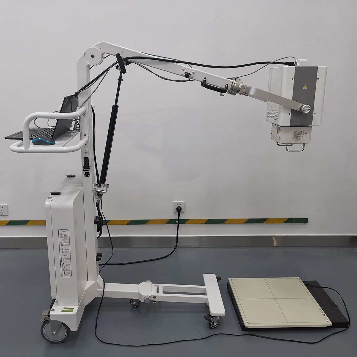 Medical X-Ray Equipments & Accessories High Frequency 5KW Portable high frequency X-ray machine for human or vet