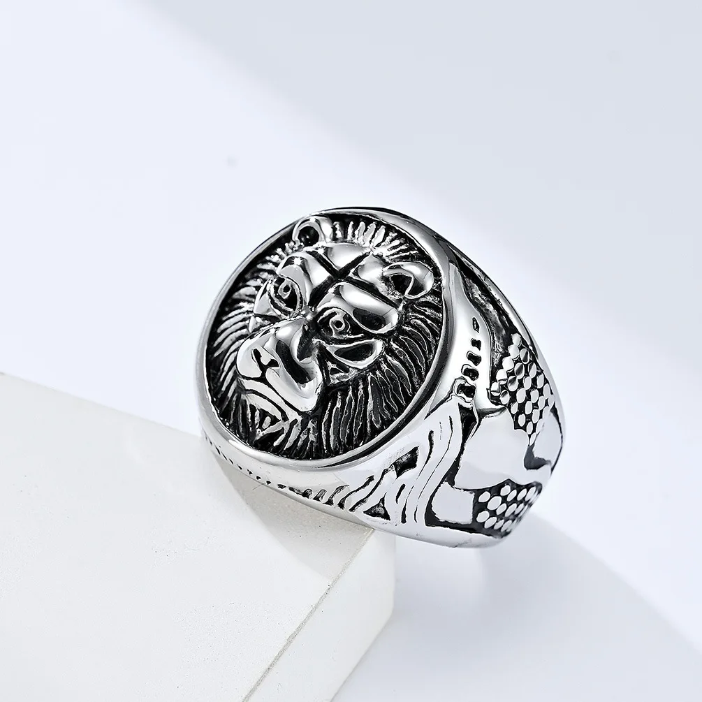 Hip Hop Round Flat Top Animal Pattern Rings for Men 18K Gold Plated Stainless Steel Lion Head Relief Finger Rings