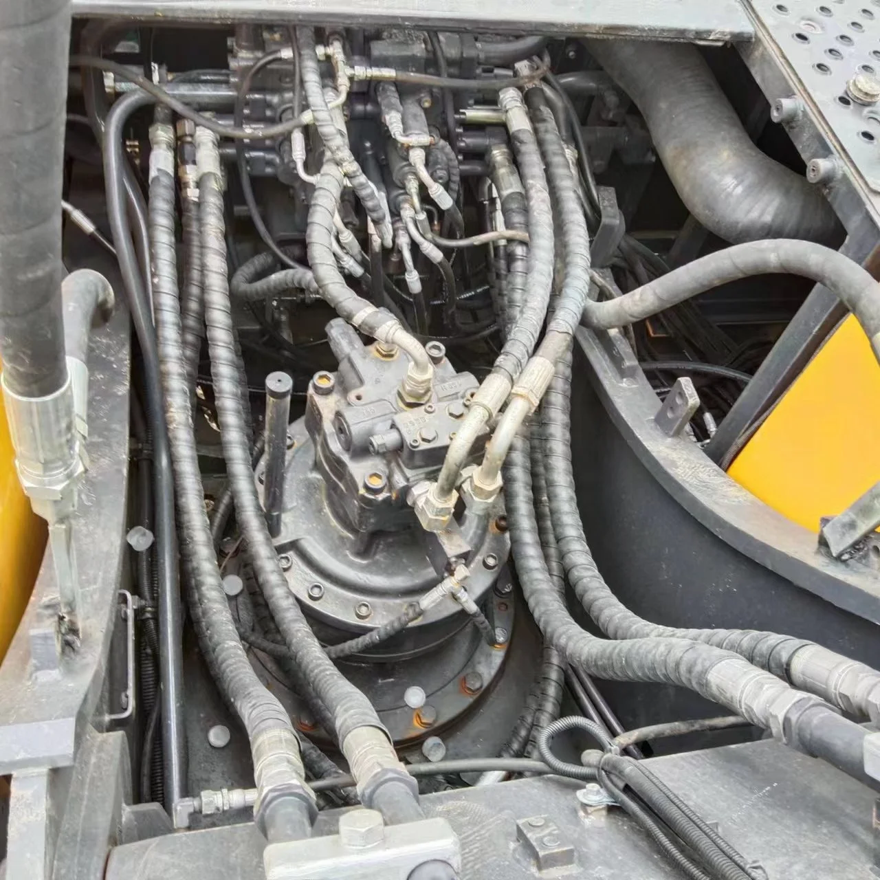 Boutique used volvo excavator for sale used excavator volvo EC240 EC240BLC EC210BLC with low price sale