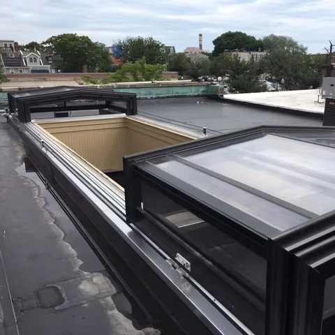 Modern Design Intelligent Mobile Glass Sunroom with Waterproof Flat Roof PVC Mobile Room for Outdoor Villa Hotel Aluminum Frame