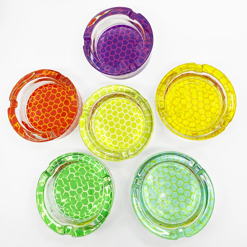 
Factory direct sales custom logo Glass ashtray round ashtray with mouth cartoon stick Fluorescent smoking ashtray 