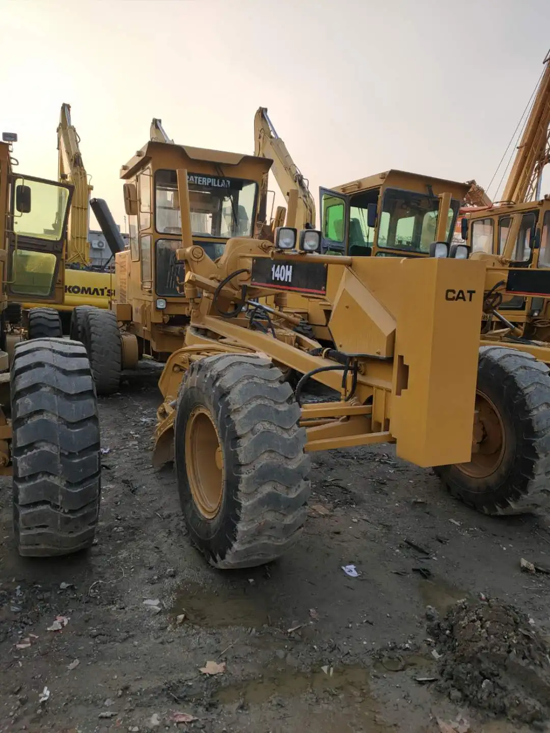 Good condition used road building machinery motor grader cat 140H