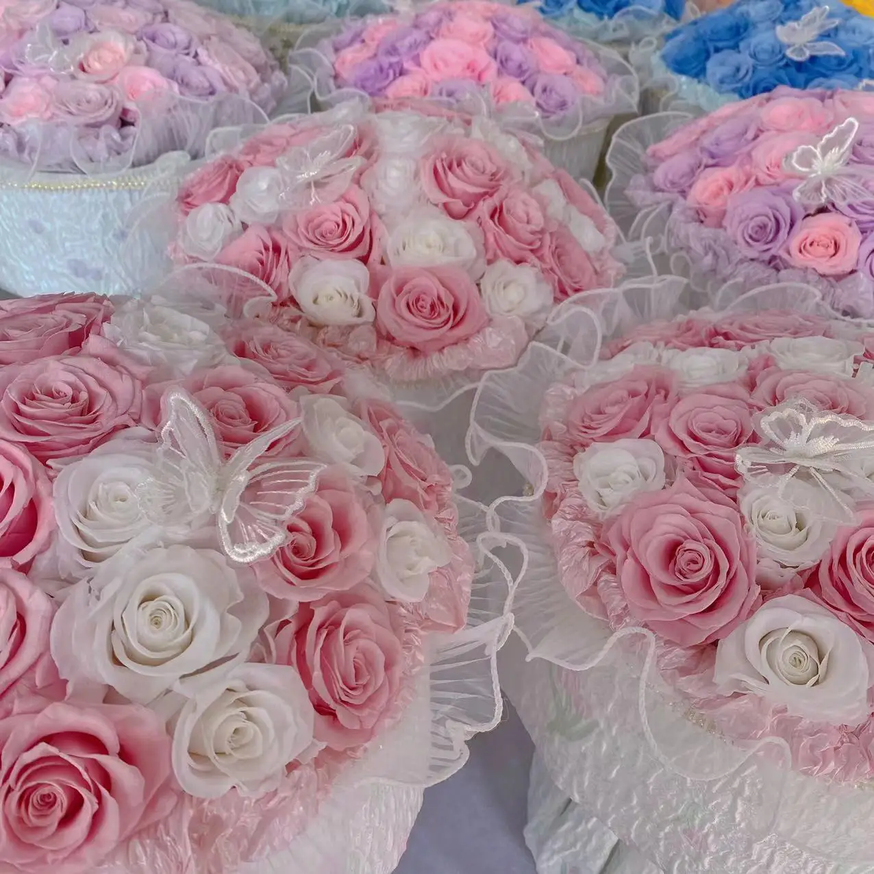 wholesale new wedding eternal flower bouquet with butterfly gift ribbon fabric lace receptacle handheld chanson rose bouquet