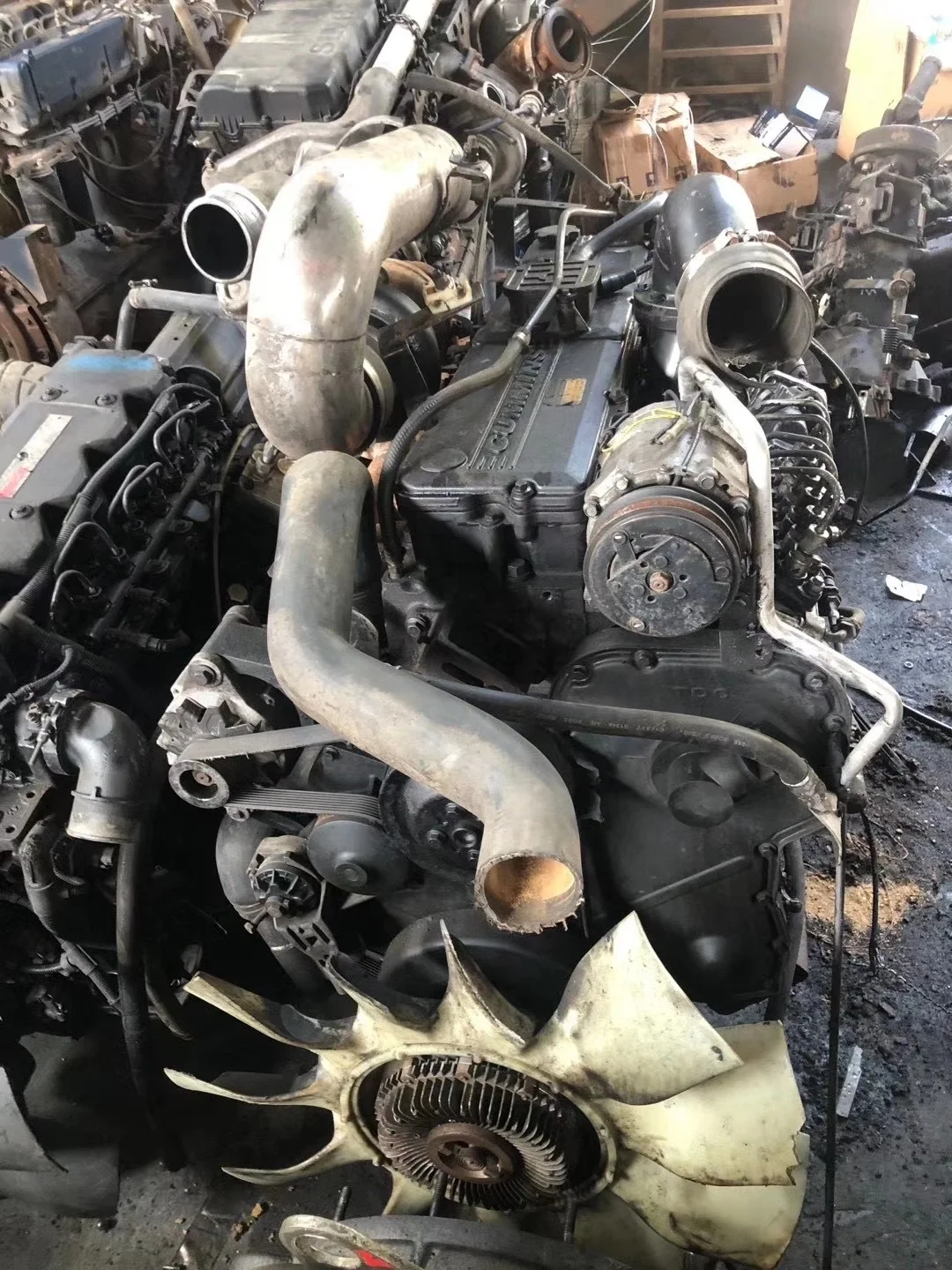 Б/у дизельный двигатель Dongfeng Cummins L375 30 375hp 8 9l для грузовика