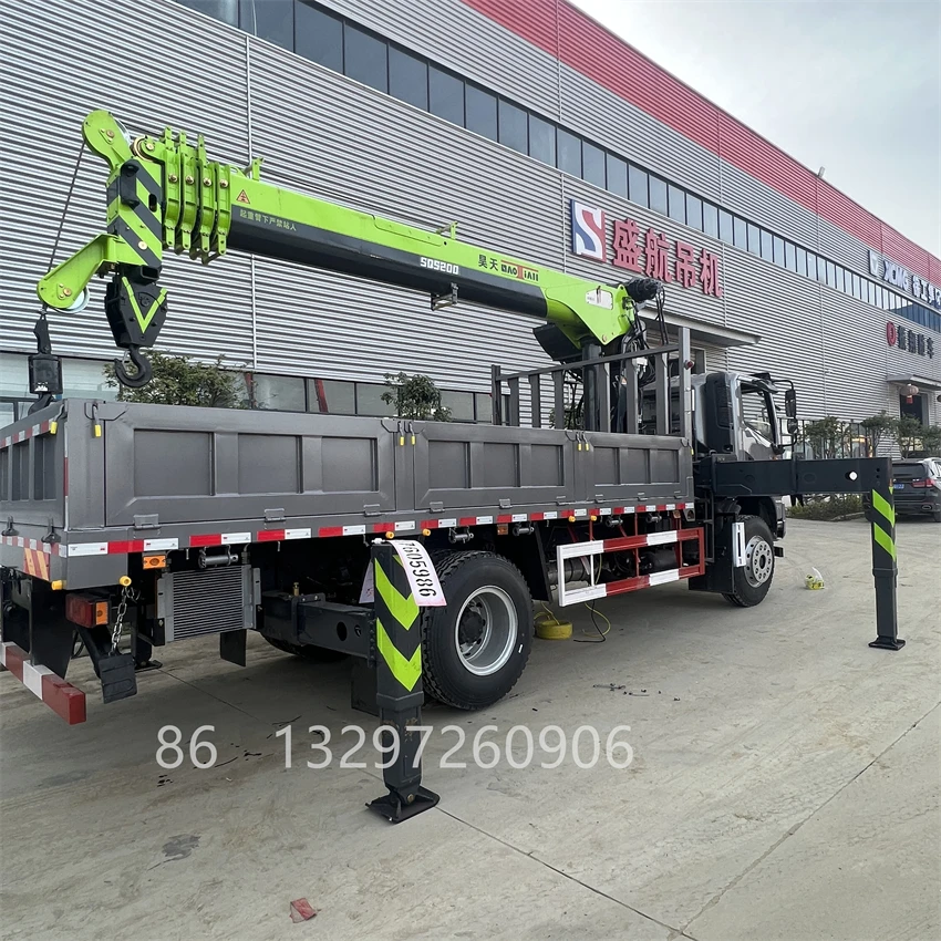 High quality   howo telescopic boom isuzu truck crane 7 ton sale in kuwait