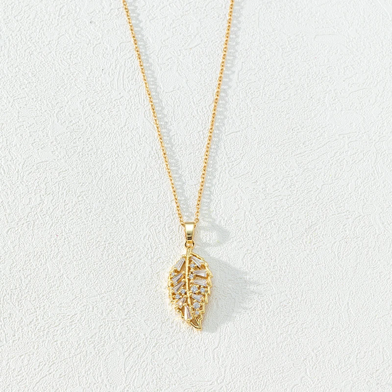 Cheap Price Copper Zircon Necklace Colored Leaf Pendant 18k Gold Plated Clavicle Chain Collar Necklace