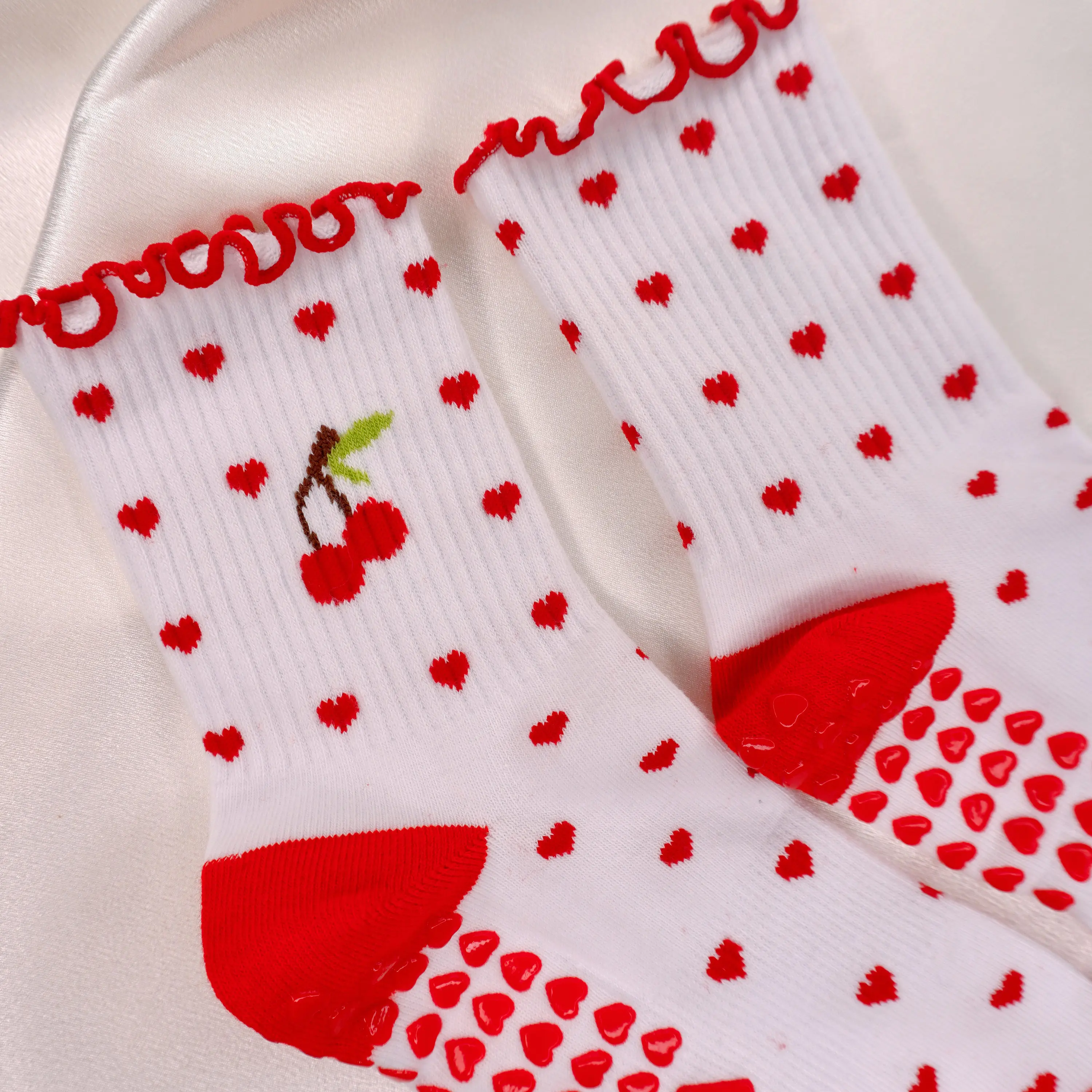 Wholesale Custom Logo Design Cherry Pattern Non-slip Grips Anti Slip Sports Sock Pilates Grip Socks Yoga Socks