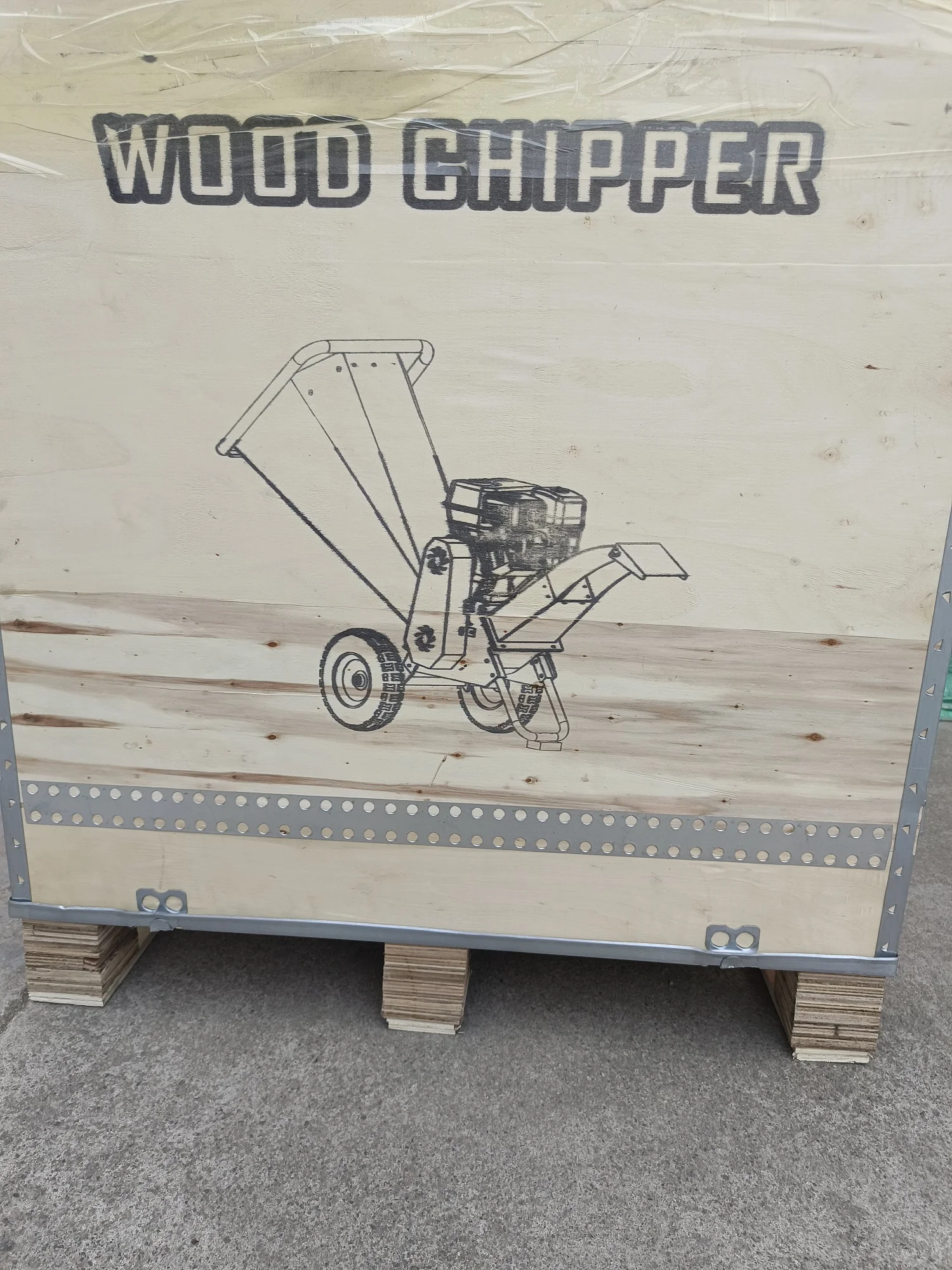 Gasoline Engine Powered wood chipper Shredder  212 cc Tree Branch Chipping Machine