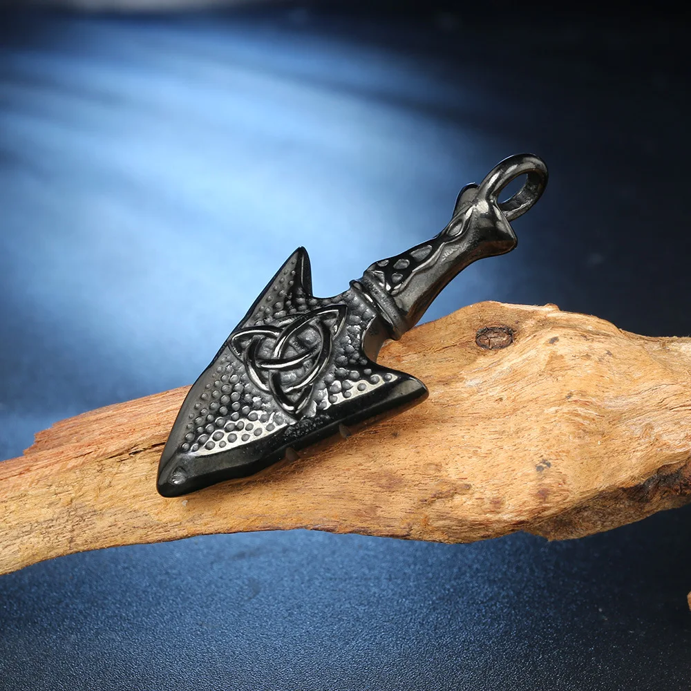 High Quality Wholesale Arrowhead Ornament Stainless Steel Celtic Knot Pendant for Men Pendant Necklace