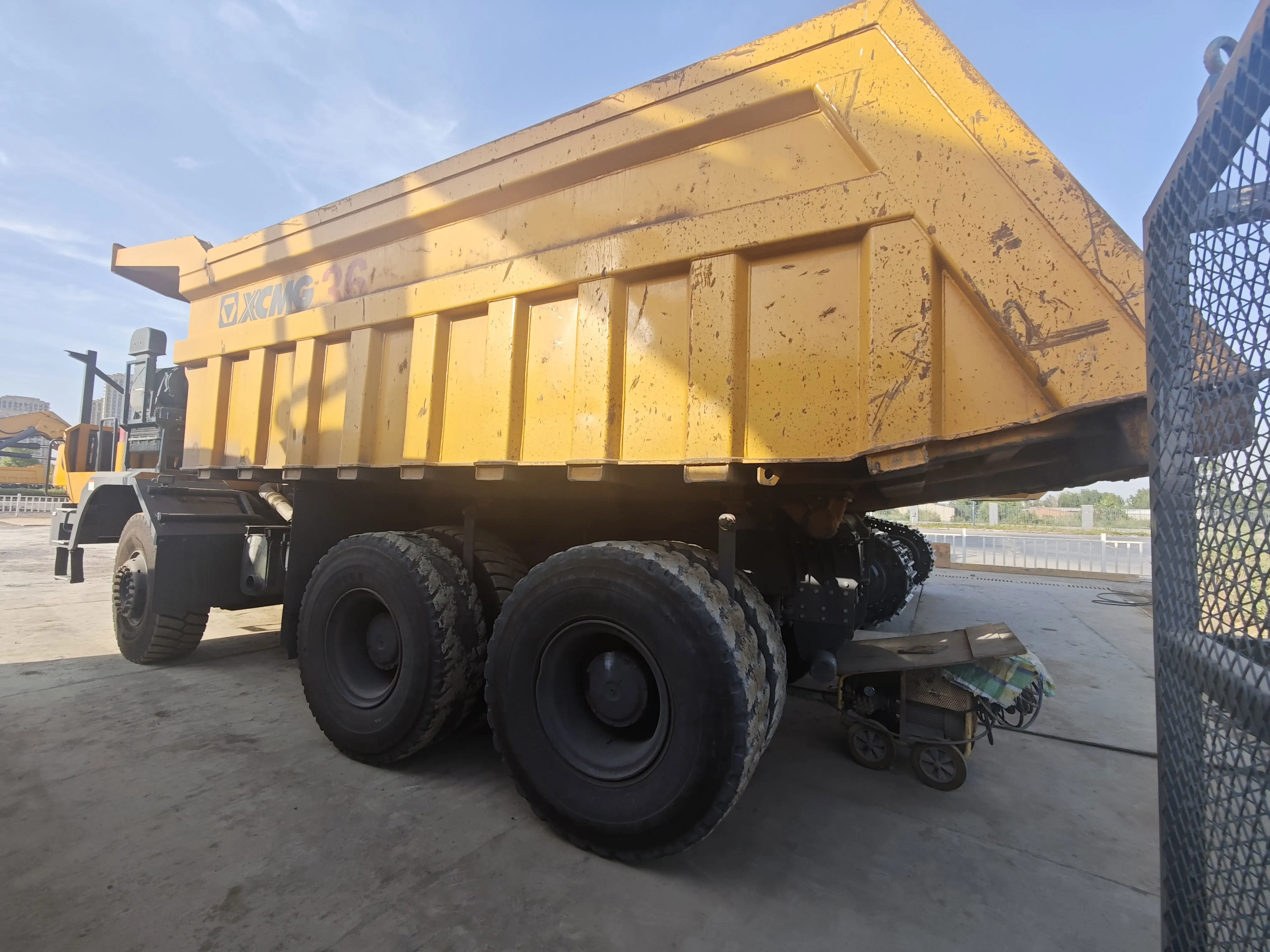 XCMG Official Used Mining Dump Truck XKT105A 6*4 Wide-Body Tipper Trucks For Sale
