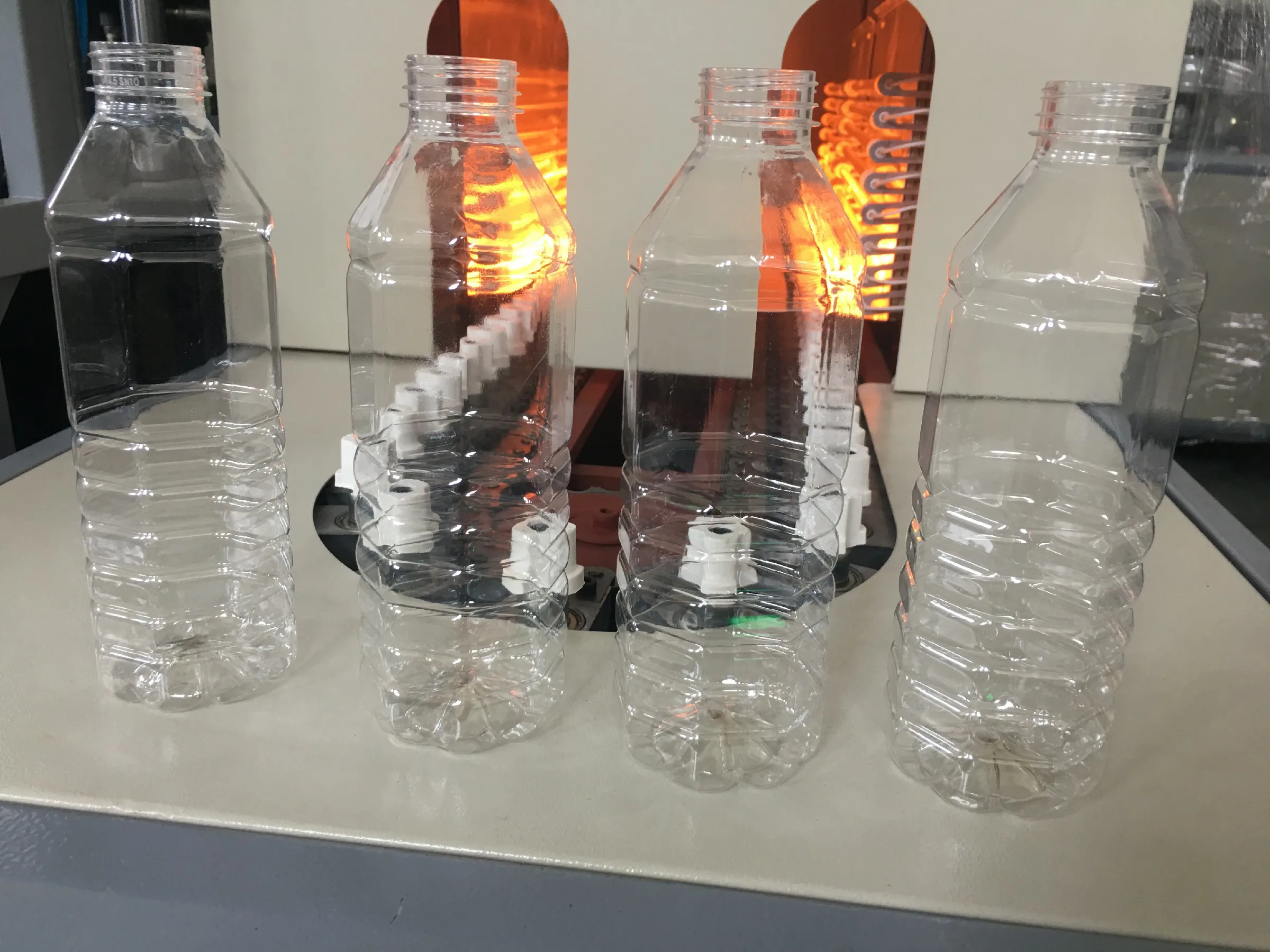 4cavity Semi-Auto Pet Bottle Blowing Machine