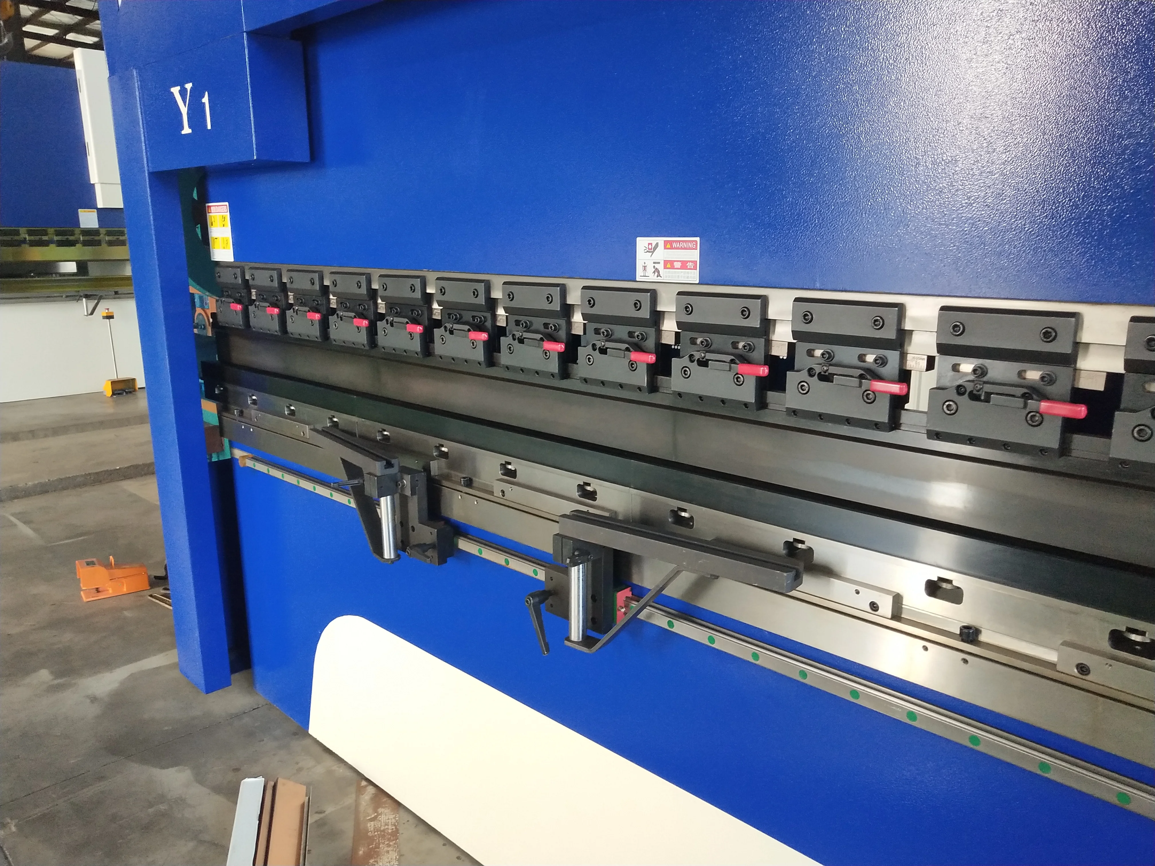 
Press Brake With 2500mm Length with DA66T controller 