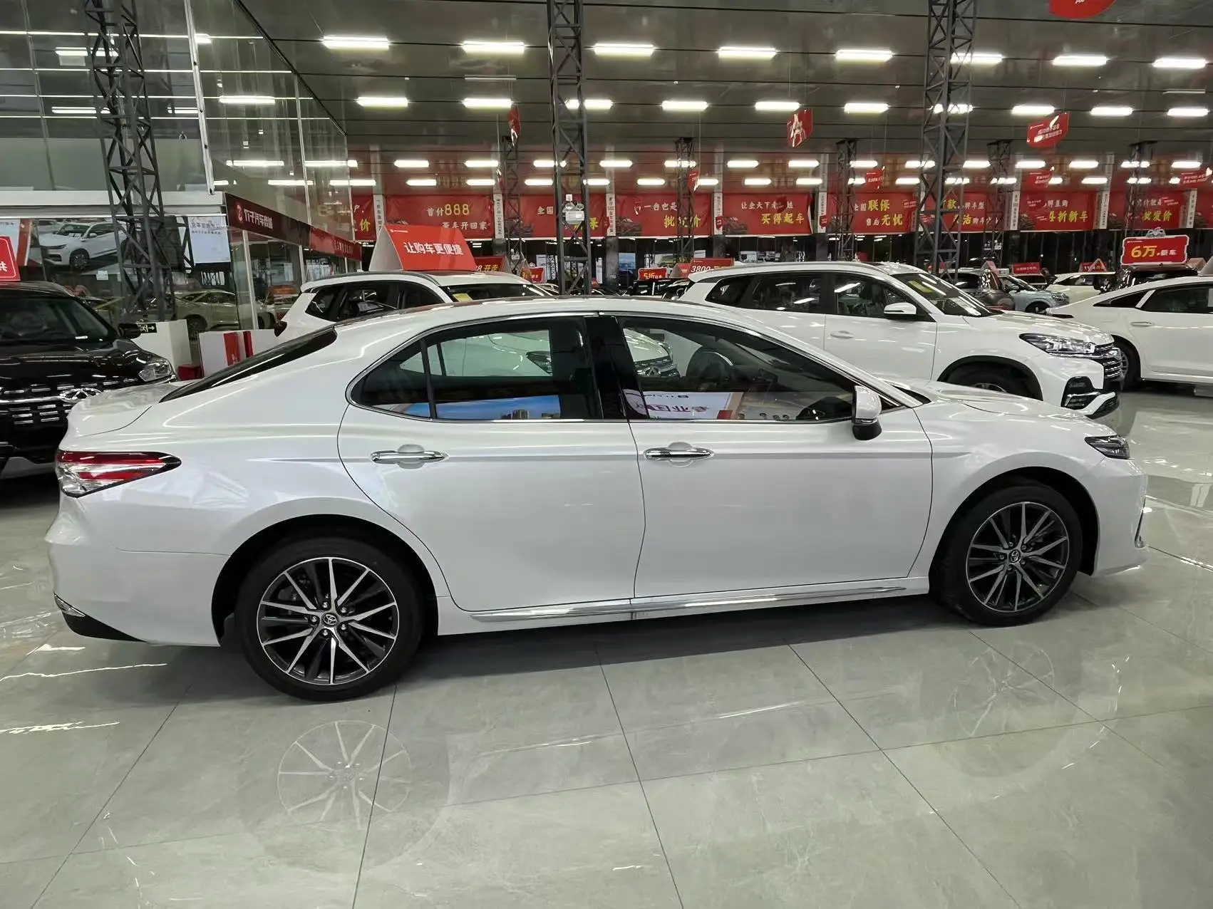 Wholesale Toyota Camry 2023 2.5G Deluxe Edition vehicle for sale