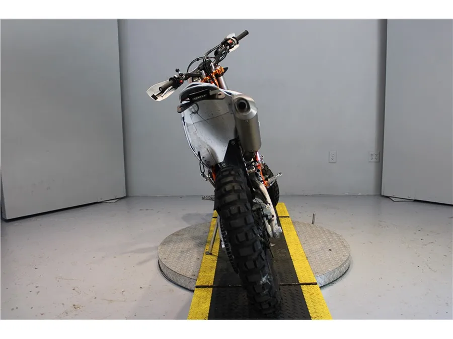 Бестселлер для 2021 KTM 390 Duke готов к отправке