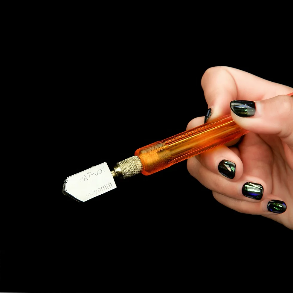 Alpha Factory OEM Oil Feed Handle Glass Cutter With Sharply Wheel For Cutting Mirror