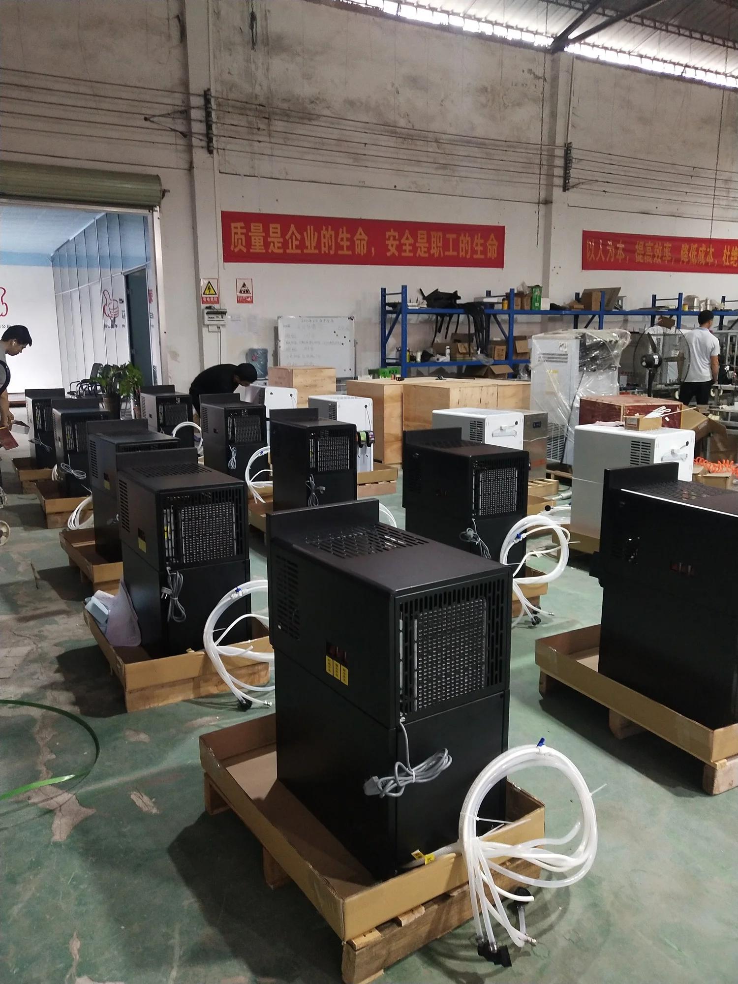 Guangzhou factory specializing in the manufacture of four valve cola machine