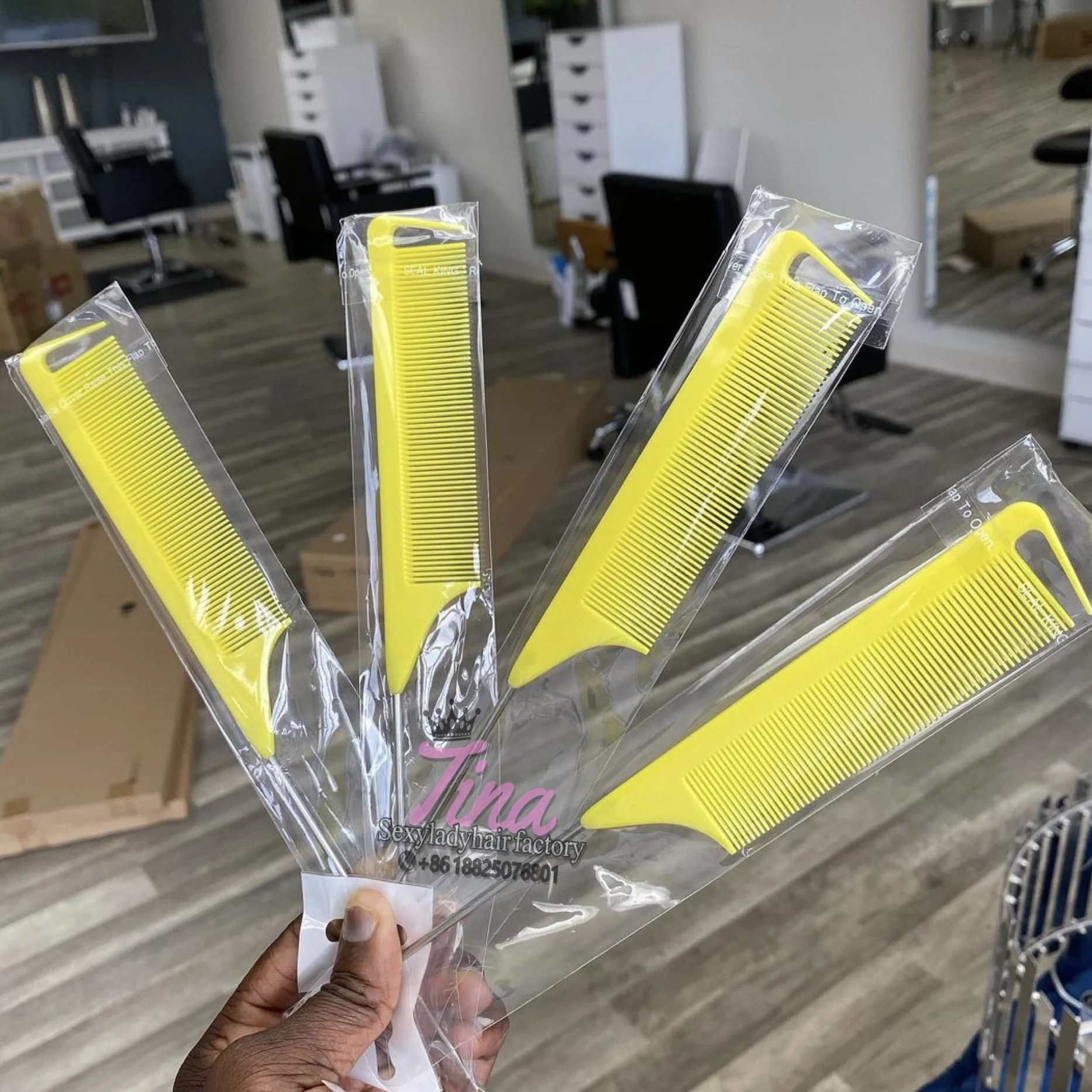 2023 hard Plastic Hair Detangler Brush comb Detangling Hair edge Brush Combs Low Price hair parting comb