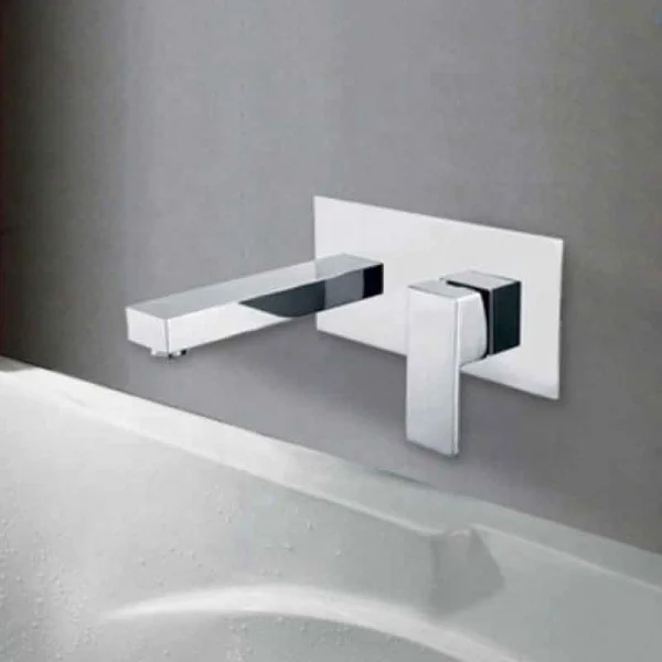 Brass Chrome Plated Wall Mounted Faucet