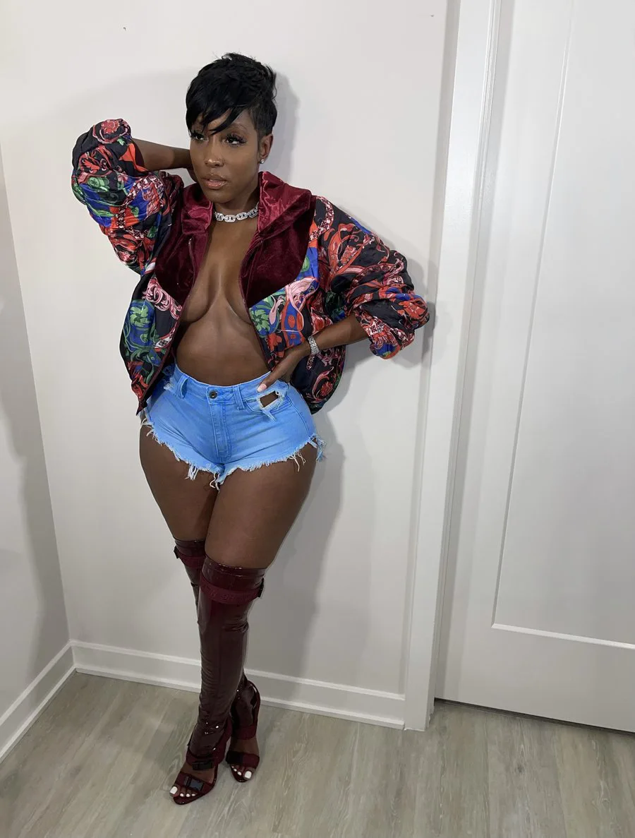 2022 New Arrivals Brocken Hole Women Jean Shorts Ripped Distressed Women Demin Shorts Pockets Frayed Raw Woman Short Jeans