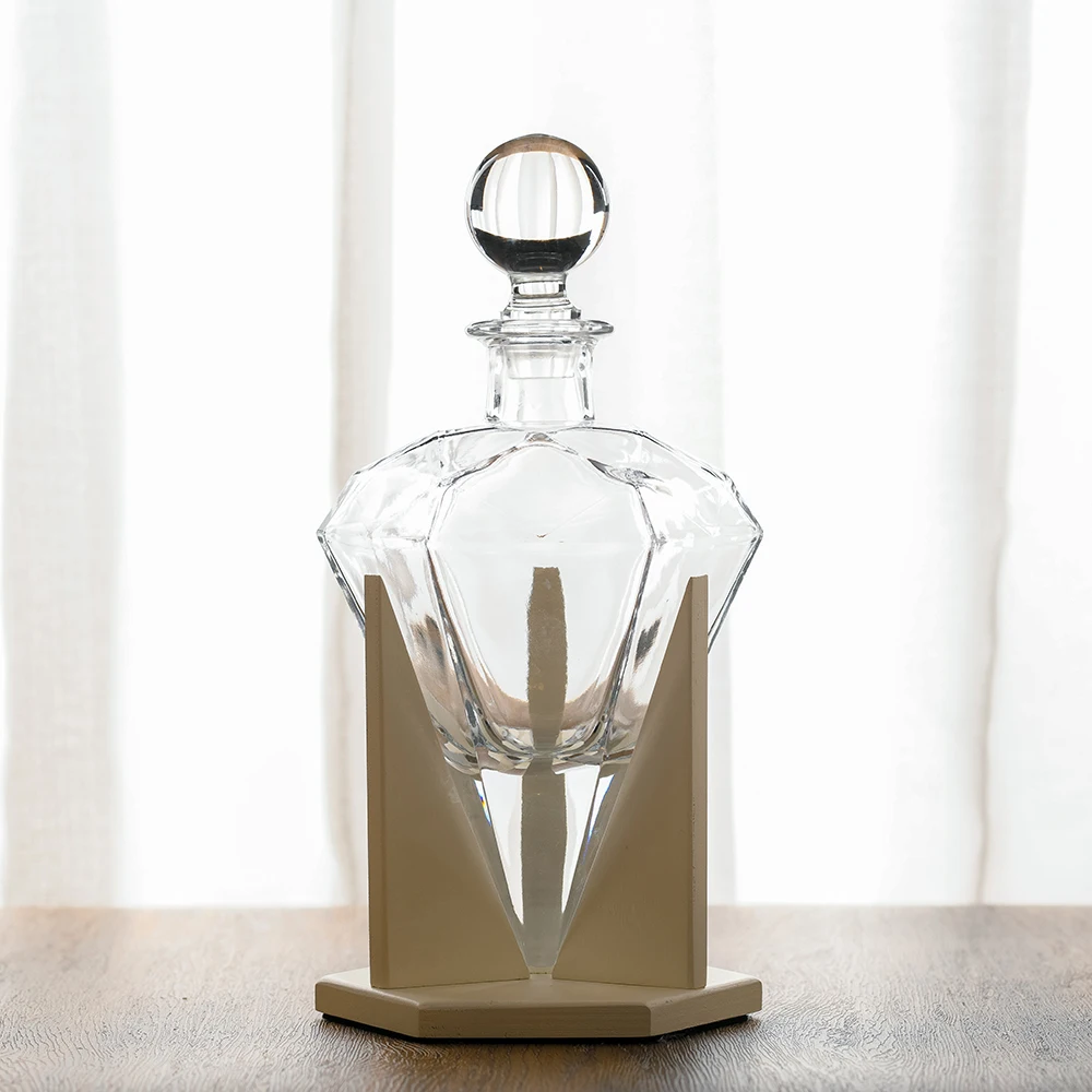 800ml Creative Diamond Glass Whiskey Decanter Set with Wood Holder