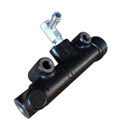 FSR FTR FVR CXZ CYZ Clutch Master Cylinder 1475002392 For Heavy Truck Hydraulic Control Black Metal Color