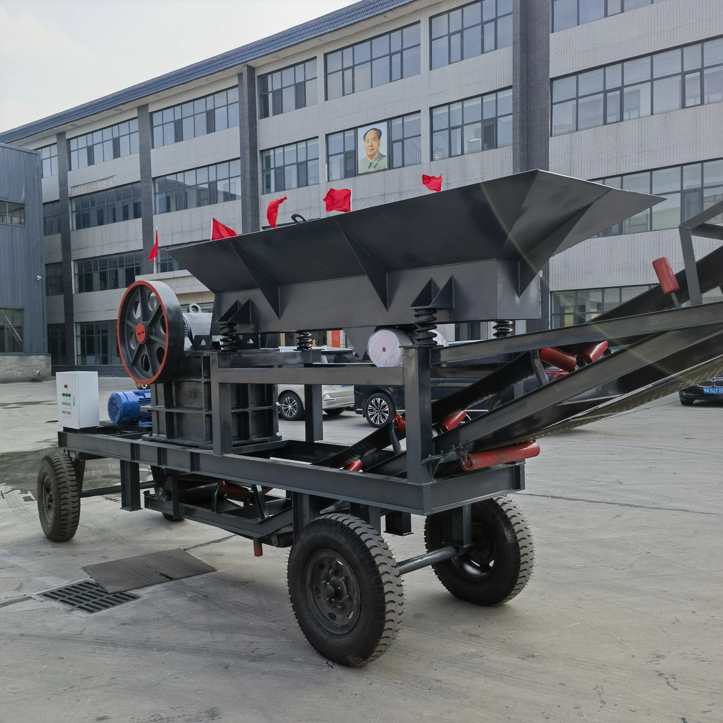 Bluestone Concrete Crushing Station Stone Jaw Crusher Construction Waste Crusher Large Mobile Mine Stone High Grade Rock Ore