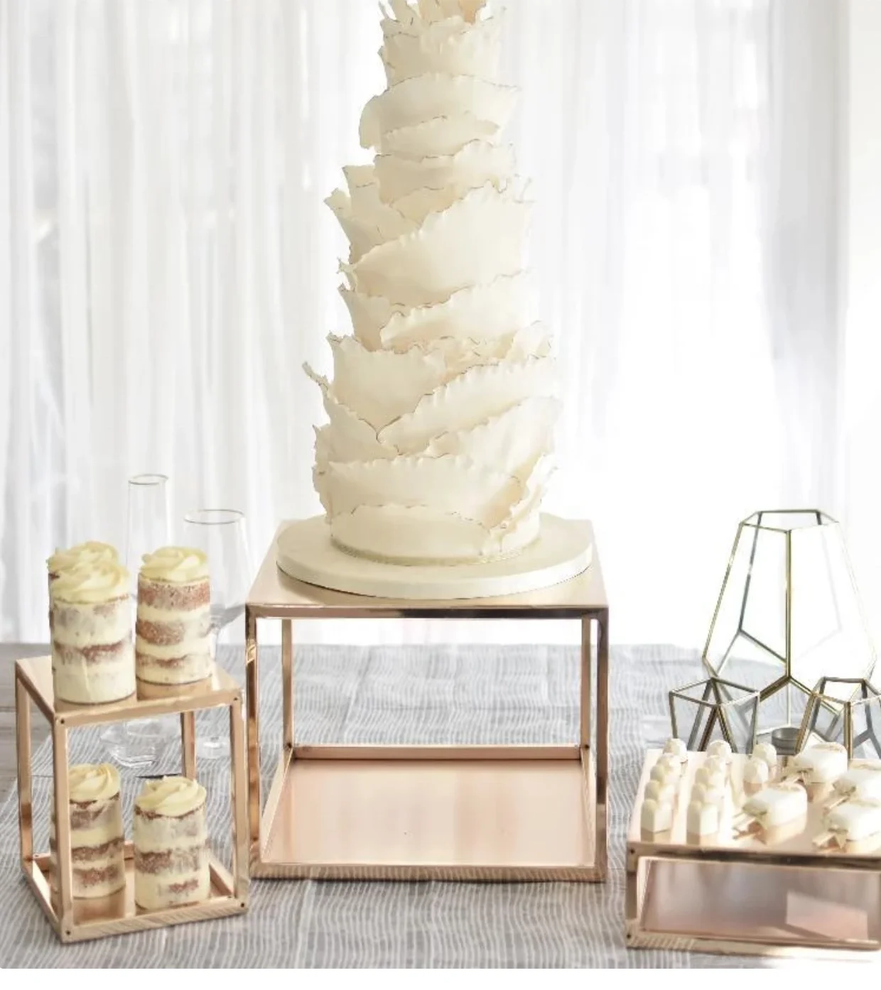 Metal wire mirror gold cupcake wedding cake stand table balloon centerpiece stand for wedding baby shower decoration(cake-025)