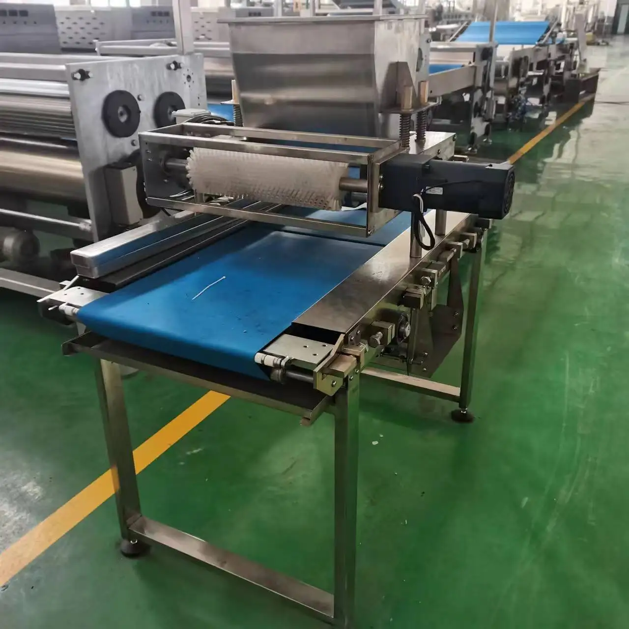 Customized  Swiss Roll Cake Making Machine/ Swiss Roll Cake Machines Manufacturing Production Line